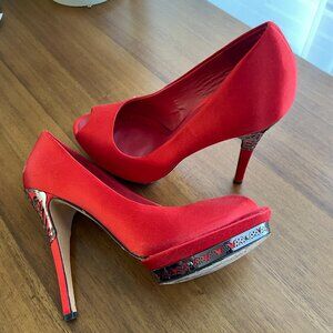 BCBG Maxazria || Peep-toe Pumps Heelswith Intricate Detail Red - EUC - Size 6.5B